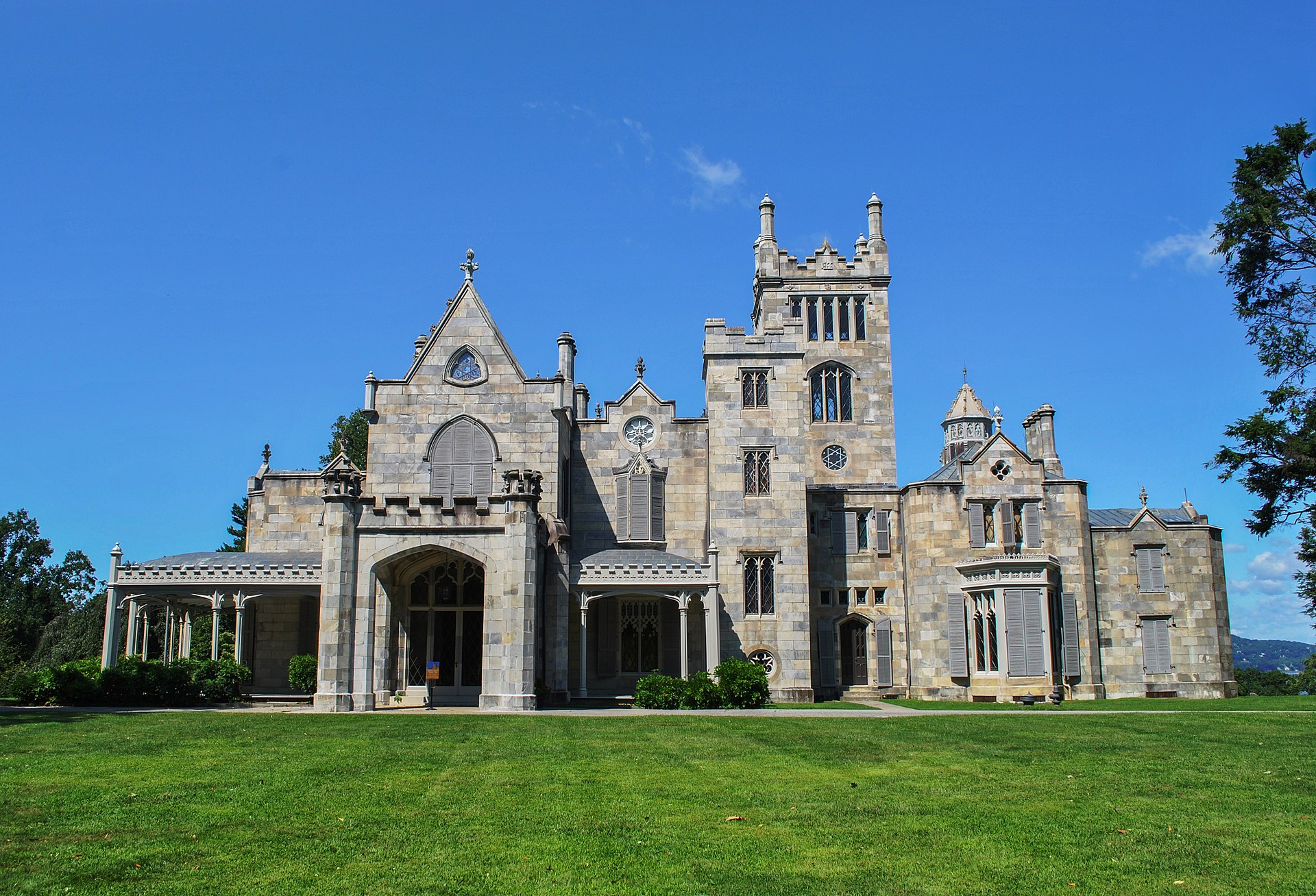 Lyndhurst Mansion Podcast Episode — Someone Lived Here